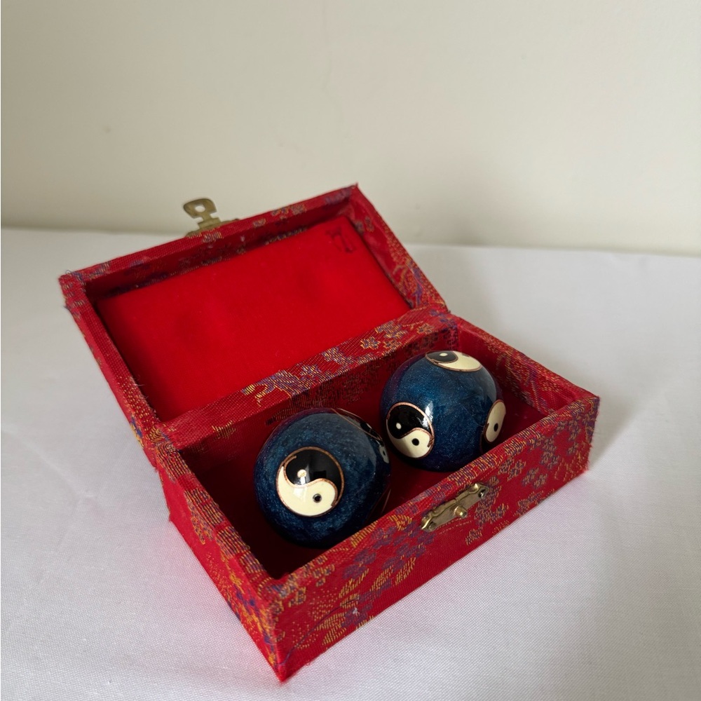 Yin Yang Baoding Balls with Red Box